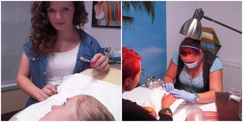 Obraz: Grafika złożona z dwóch zdjęć z kursu kosmetycznego prezentująca na jednym zdjęciu uczestniczkę kursu przygotowującą się do wykonania zabiegu kosmetycznego na leżącej kobiecie, a na drugim uczestniczkę kursu w maseczce ochronnej wykonującą manicure siedz